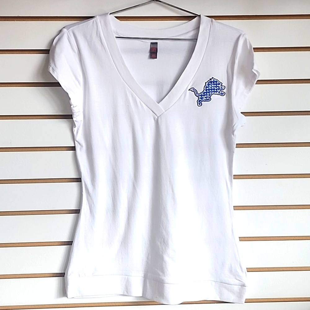 Lions 💙 embroidered t-shirt